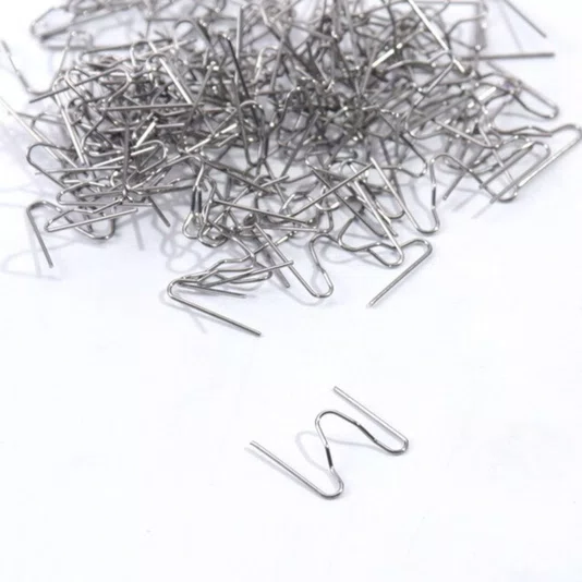Grampo Parafix Modelo M 0.6mm Parachoque com 100 Und V8